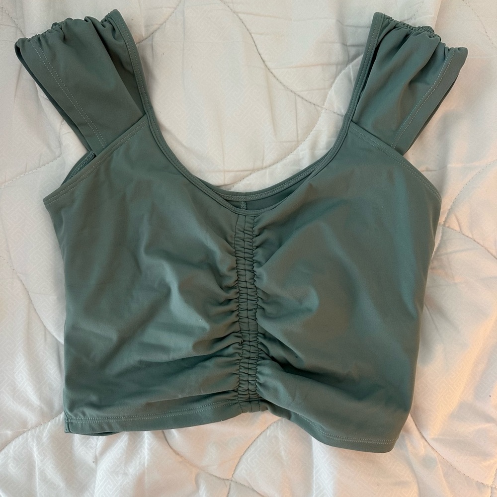 Amazon Workout top size medium